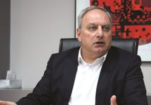 AKEL’den kritik açıklama: Kıbrıs sorununda “yeni fikirler” için nabız yoklandı