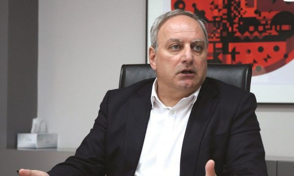 AKEL’den kritik açıklama: Kıbrıs sorununda “yeni fikirler” için nabız yoklandı