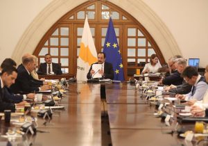 Guterres ziyareti öncesinde siyasi partilerden Hristodulidis’e destek