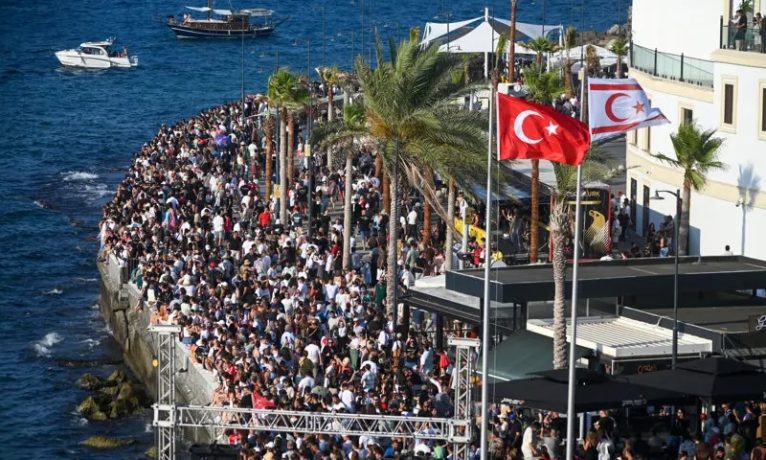 “Türk savaş uçakları Kıbrıs Cumhuriyeti hava sahasını ihlal etti”