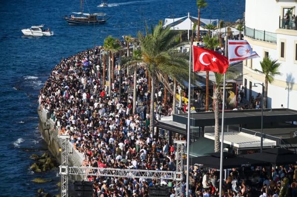 “Türk savaş uçakları Kıbrıs Cumhuriyeti hava sahasını ihlal etti”