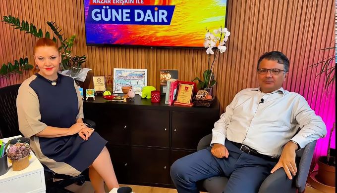 Akansoy: “Seçim tarihini bile belirleyemeyen hükümetin meşruiyeti tartışmalıdır”
