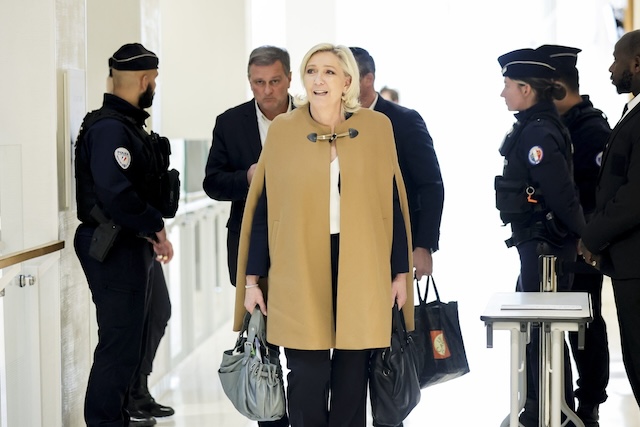 Fransa’da temyiz mahkemesinden Le Pen kararı: Hapis ve para cezası onandı