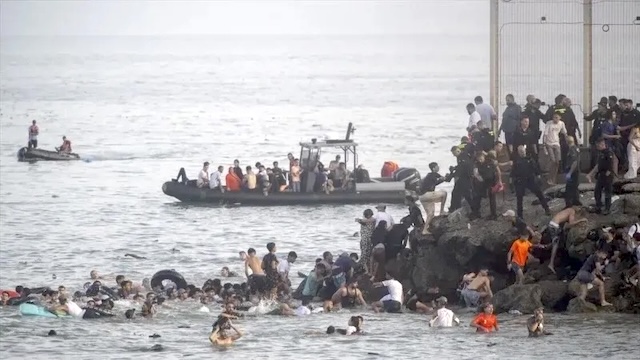 49 bin göçmen kara ve deniz yoluyla Ceuta’ya geçti: Emperyalizmin geri dönen tarihi
