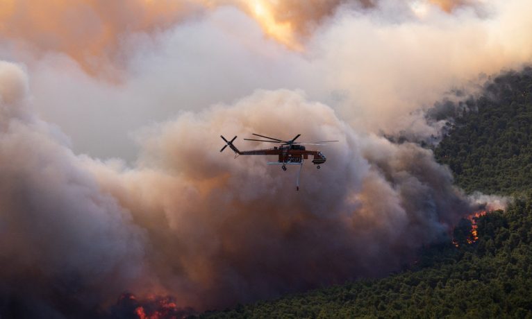Yunanistan’da iki yangın söndürme helikopteri çarpıştı: İki ölü, iki yaralı