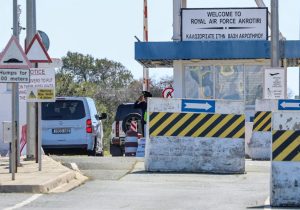 ⁠Akrotiri’de yeni antenlere karşı protesto: İngiliz Üsleri ek arazi istiyor