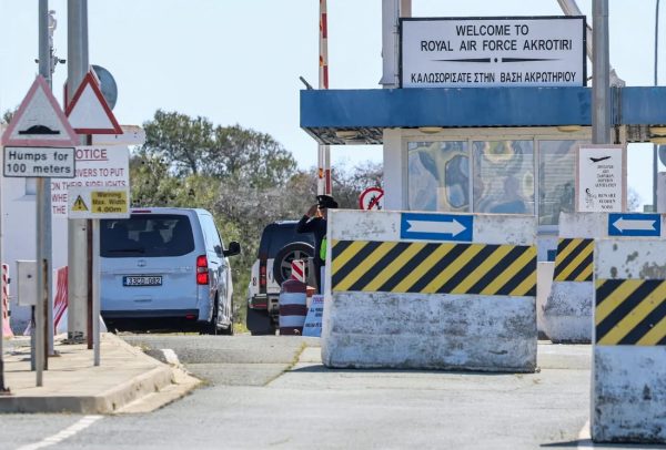 ⁠Akrotiri’de yeni antenlere karşı protesto: İngiliz Üsleri ek arazi istiyor