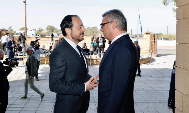 ⁠Cyprus Mail: Hristodulidis söz veriyor, adım atmıyor