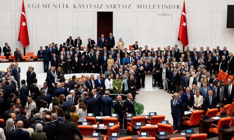 Tarihi teklif 467 vekilin rekor oyuyla TBMM’den geçti