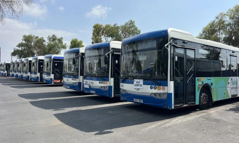 Güneyde okul otobüsleri aylık 5, yıllık 30 euro