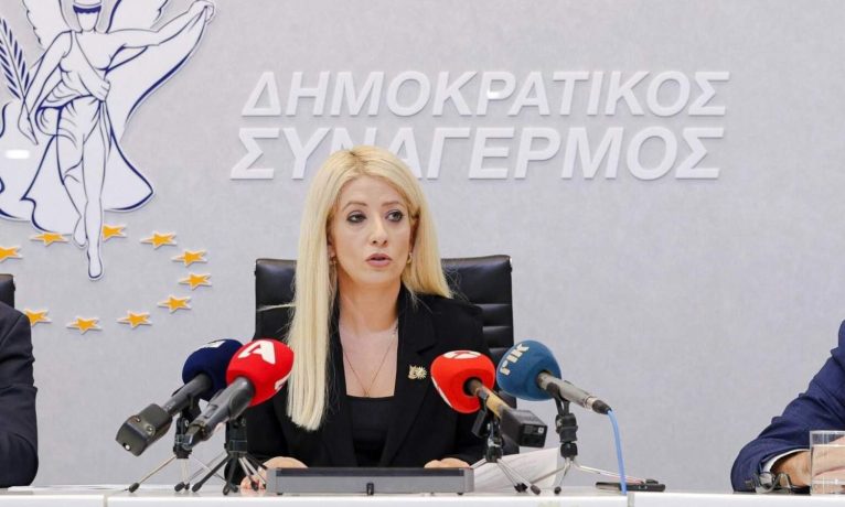 DİSİ’de gözler Annita Dimitriu’da: Cumhurbaşkanlığı adaylığını açıklaması isteniyor
