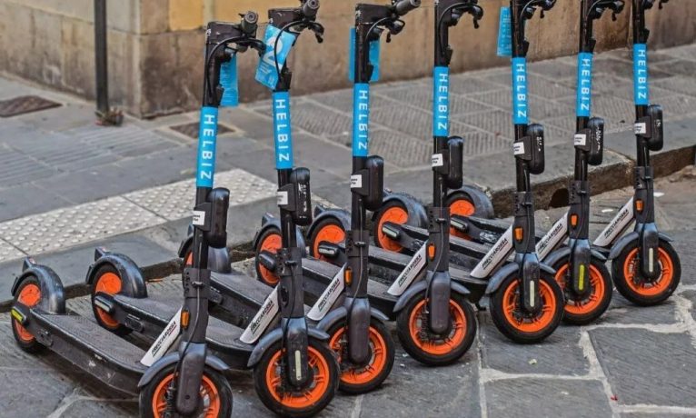 Güneyde elektrikli scooter kullanan çocuklara 1.500, ebeveynlere 5 bin euroya kadar ceza gündemde