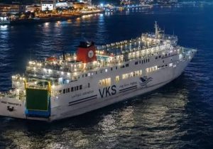 243 kişinin bulunduğu yolcu gemisinden haber alınamıyor