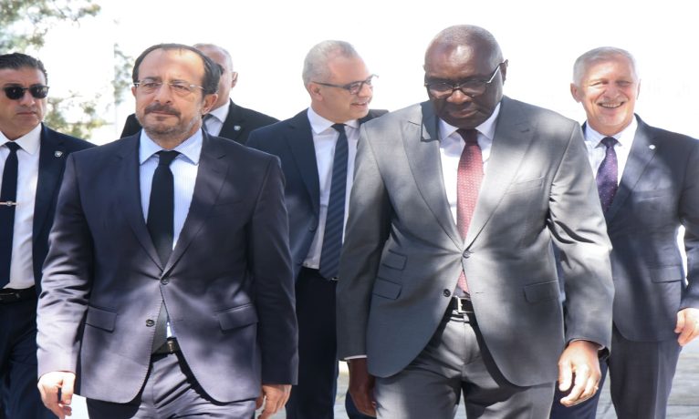 Görüşme sona erdi: Hristodulidis masaya 19 başlık götürdü