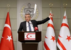 Erhürman: “Üçlü görüşmeyi reddetmedim, uzlaşma ihtimali varsa katılacağımı söyledim”
