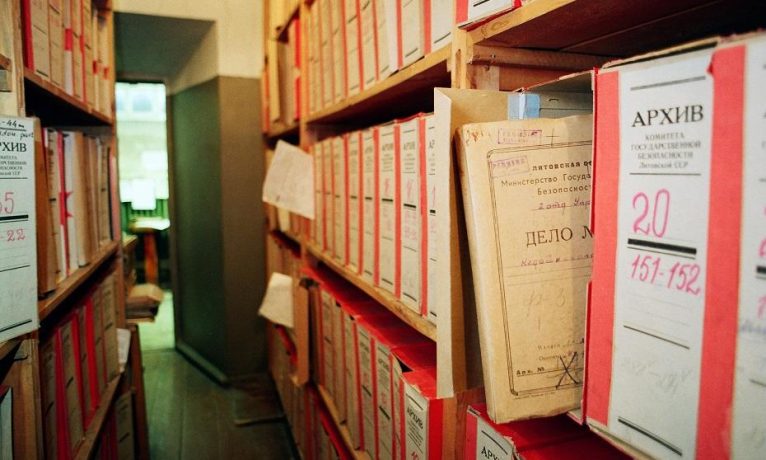 DİSİ’den AKEL’e KGB suçlaması: Sovyet finansmanı ve silah sevkiyatı iddiaları