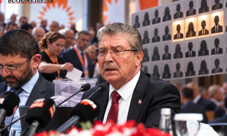 UBP’de “Demokrasi Şöleni” I Üyeler oy verecek, son sözü başkan söyleyecek