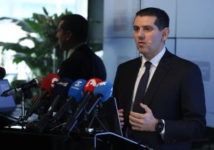 Suudi Arabistan’da anlaşma imzalayan Enerji Bakanı, Katar üzerinden Kıbrıs’a dönüyor
