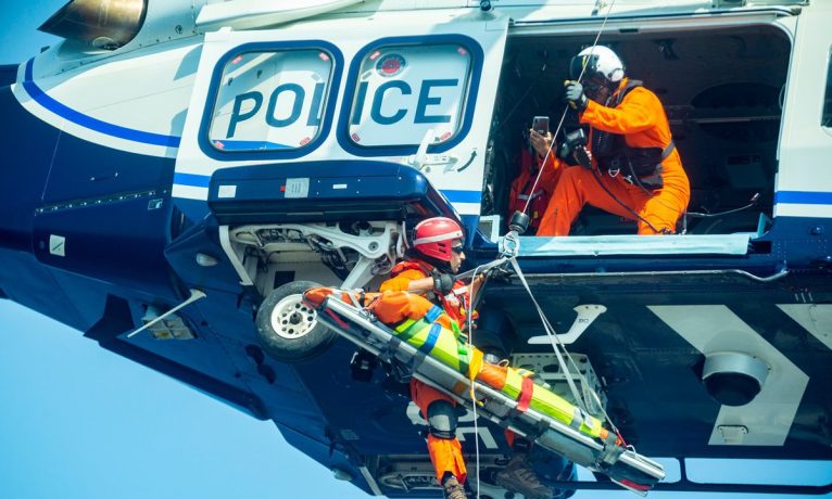 Baf açıklarında ticari gemi battı: 10 mürettebat kurtarıldı