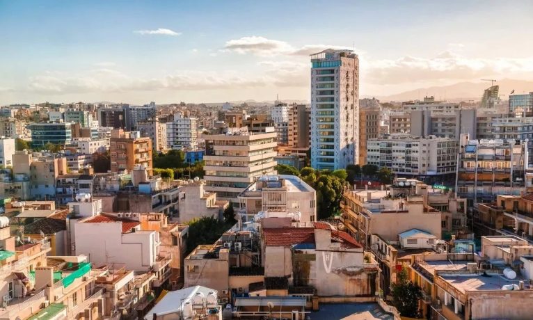 Orta sınıf müstakil evden koptu: Konut piyasası daireye sıkıştı