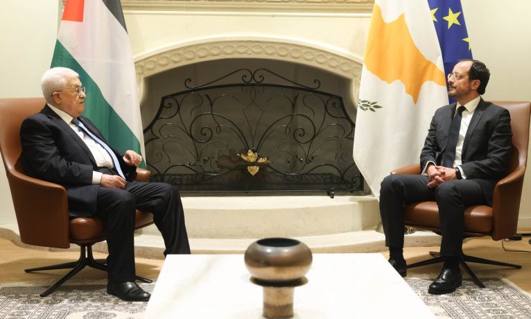 Güney basını: Abbas’ın Kıbrıs ziyareti Türkiye’ye ve iç muhalefete mesaj