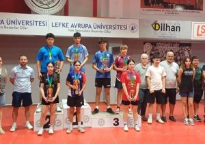 U19 masa tenisinde Ali İleri ve Özüm Özel birinci oldu