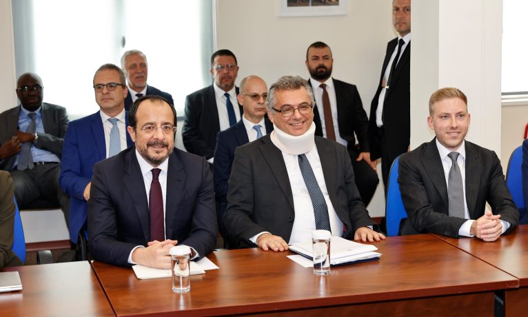 Liderler ayrıntıları açıklamama kararı aldı: Gözler Holguin görüşmelerine çevrildi
