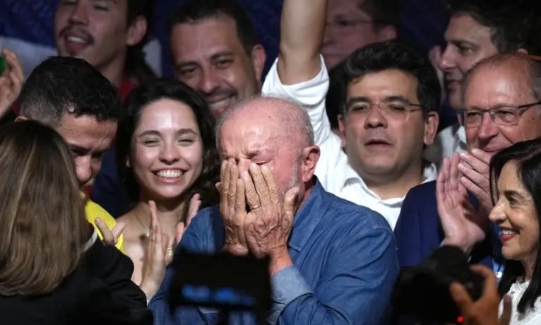 Brezilya’da Lula yeniden kazandı: Trump’a yakın Bolsonaro’yu 4,4 milyon oy farkla geçti