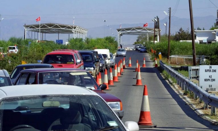 Akaryakıt zammı güneydekileri kuzeye yöneltti: Bir depoda 33 euroluk fark