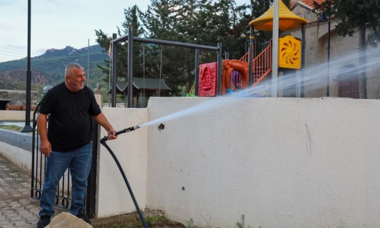 Mersinlik’te eski asbestli su boruları değiştirildi, su akışı başladı