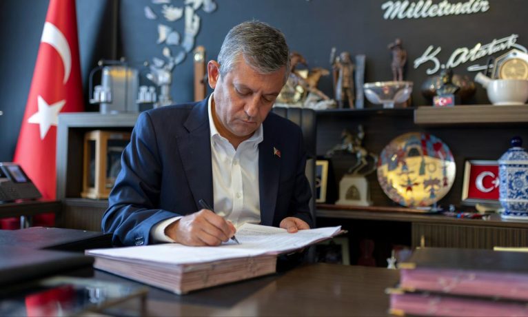 Özgür Özel’den Erdoğan hükümetine Kıbrıs ve Doğu Akdeniz eleştirisi